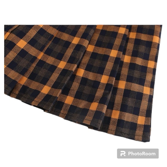 Plaid Mini Pleated Skirt - Picture 5 of 7